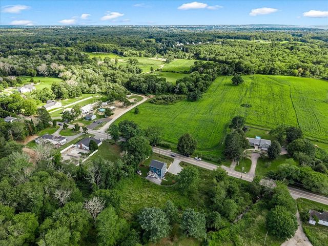 185 Locust St, Swansea, MA 02777