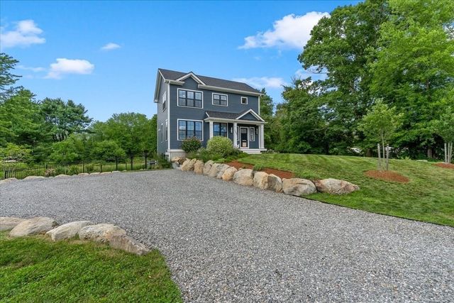 185 Locust St, Swansea, MA 02777