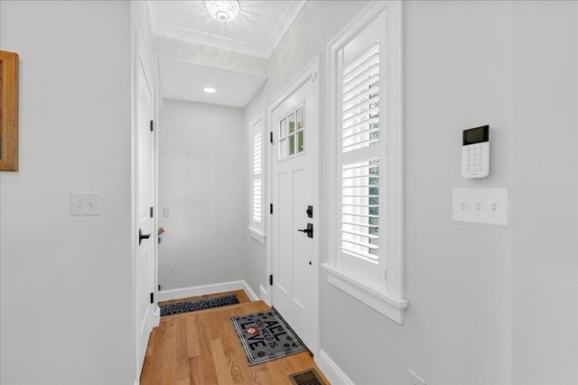 185 Locust St, Swansea, MA 02777