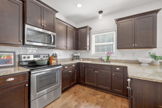 816 Tanager Pl, Lebanon, TN 37087