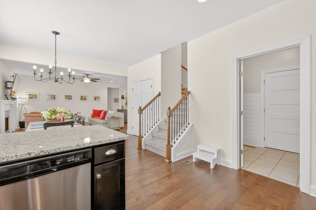 816 Tanager Pl, Lebanon, TN 37087