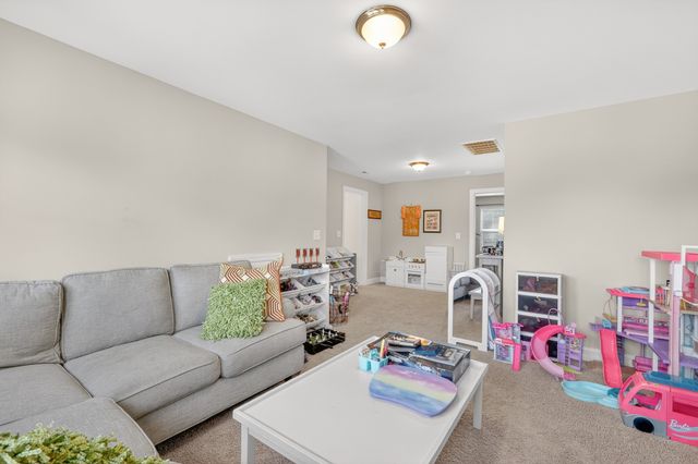 816 Tanager Pl, Lebanon, TN 37087