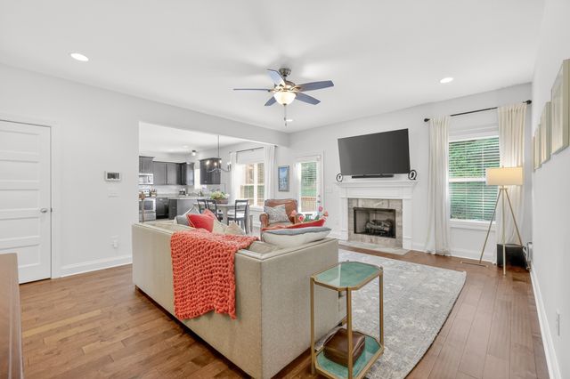 816 Tanager Pl, Lebanon, TN 37087