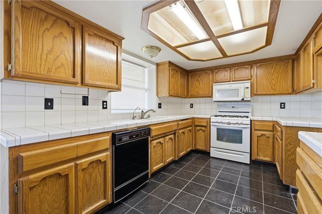 21265 Windsong, California City, CA 93505