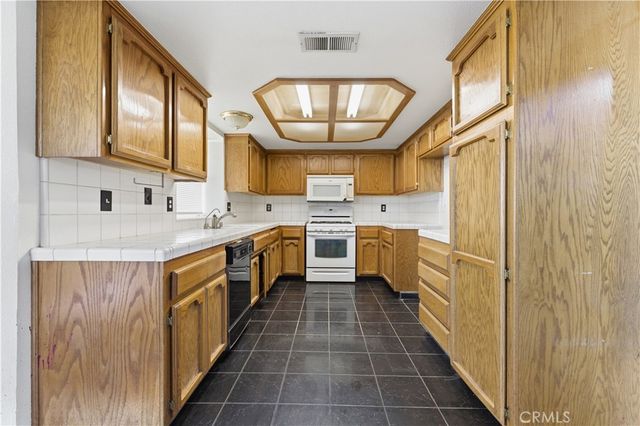21265 Windsong, California City, CA 93505