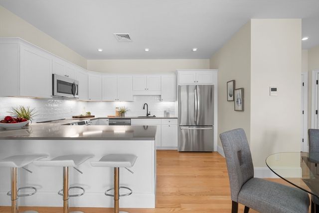 404 Lowell Street 6, Wakefield, MA 01880