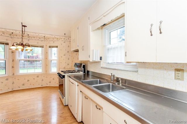 1852 Edgewood Boulevard, Berkley, MI 48072