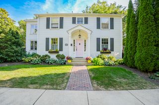 48 N Park Road, La Grange, IL 60525