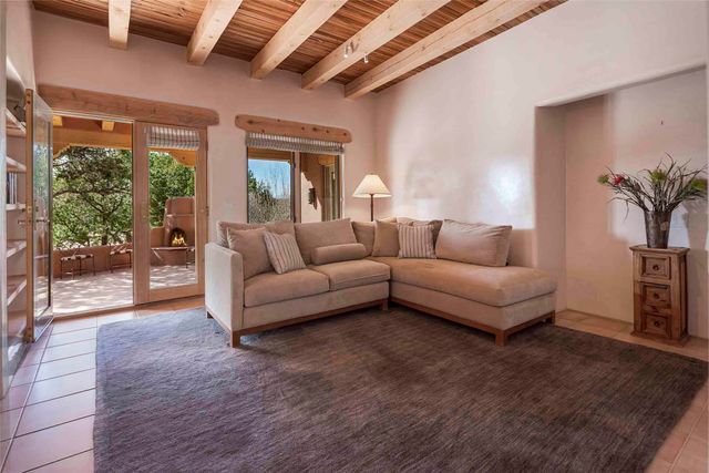 76 Amberwood Loop, Santa Fe, NM 87506