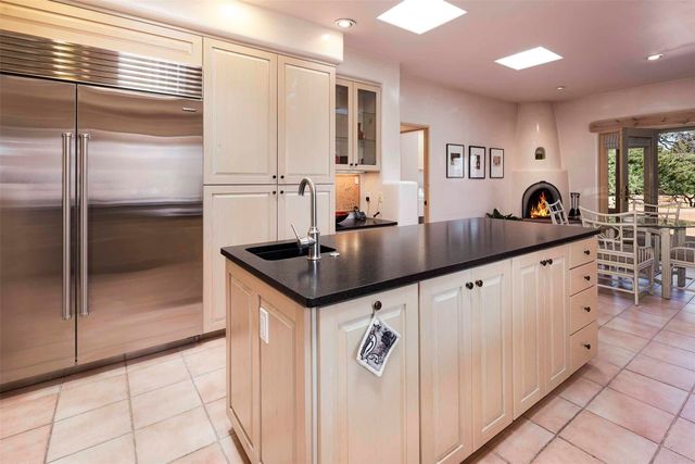 76 Amberwood Loop, Santa Fe, NM 87506