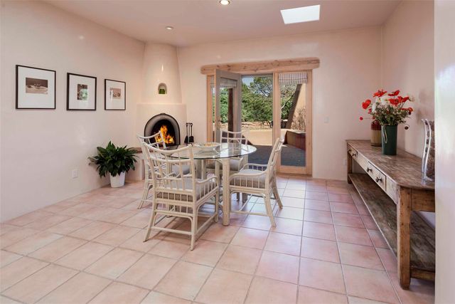76 Amberwood Loop, Santa Fe, NM 87506