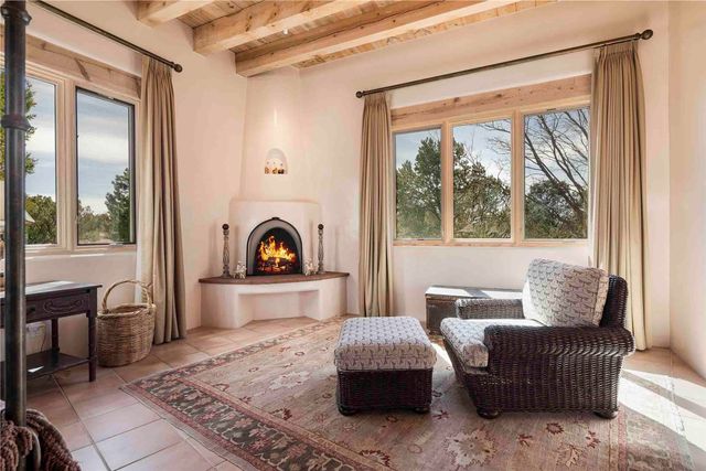 76 Amberwood Loop, Santa Fe, NM 87506