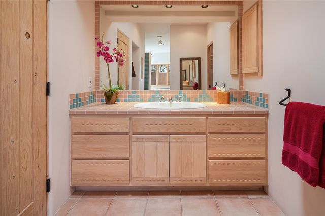 76 Amberwood Loop, Santa Fe, NM 87506
