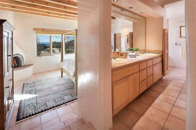 76 Amberwood Loop, Santa Fe, NM 87506