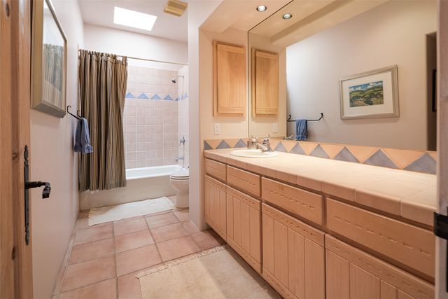 76 Amberwood Loop, Santa Fe, NM 87506