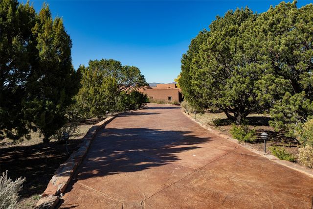 76 Amberwood Loop, Santa Fe, NM 87506