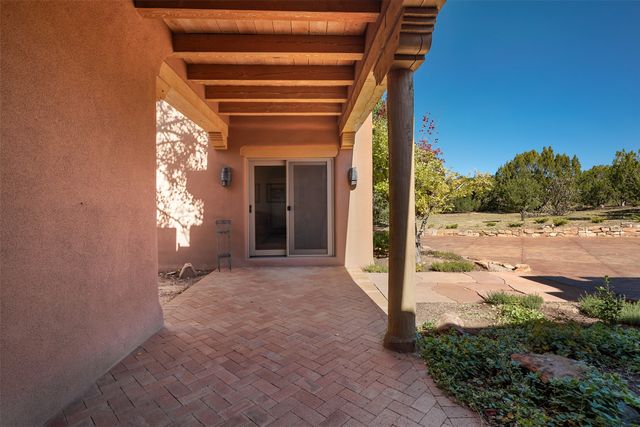 76 Amberwood Loop, Santa Fe, NM 87506