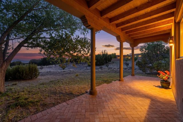 76 Amberwood Loop, Santa Fe, NM 87506