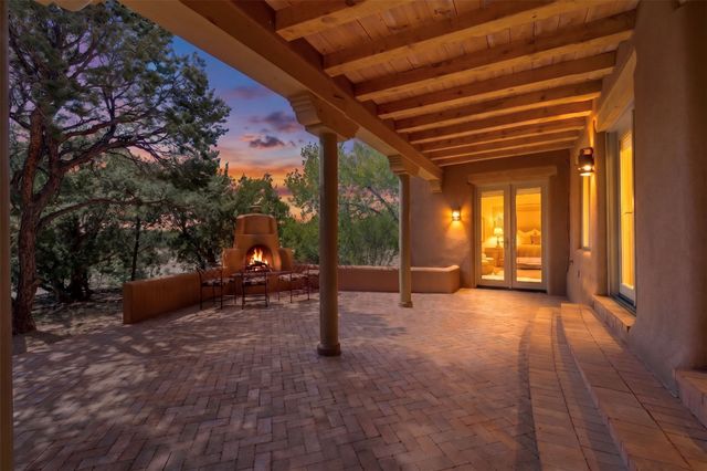 76 Amberwood Loop, Santa Fe, NM 87506