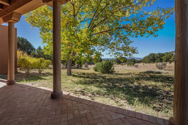 76 Amberwood Loop, Santa Fe, NM 87506