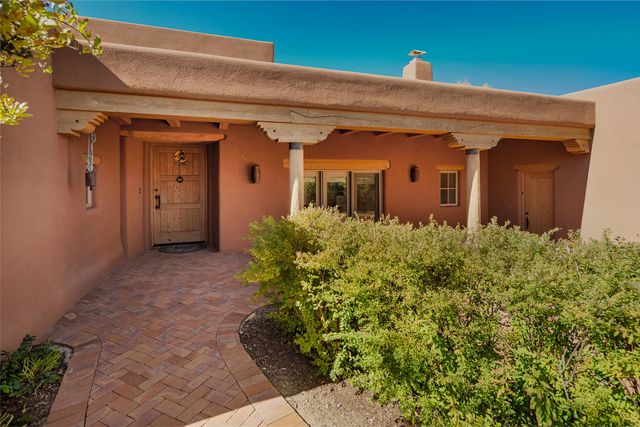 76 Amberwood Loop, Santa Fe, NM 87506