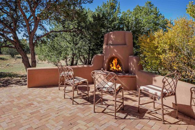 76 Amberwood Loop, Santa Fe, NM 87506