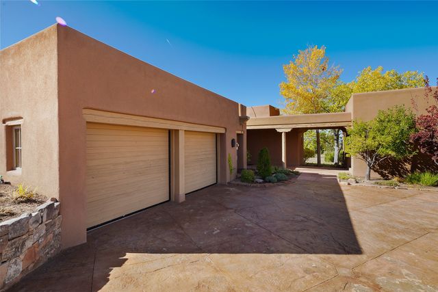 76 Amberwood Loop, Santa Fe, NM 87506