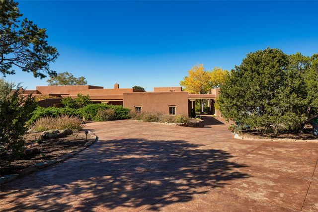 76 Amberwood Loop, Santa Fe, NM 87506