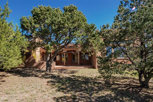 76 Amberwood Loop, Santa Fe, NM 87506