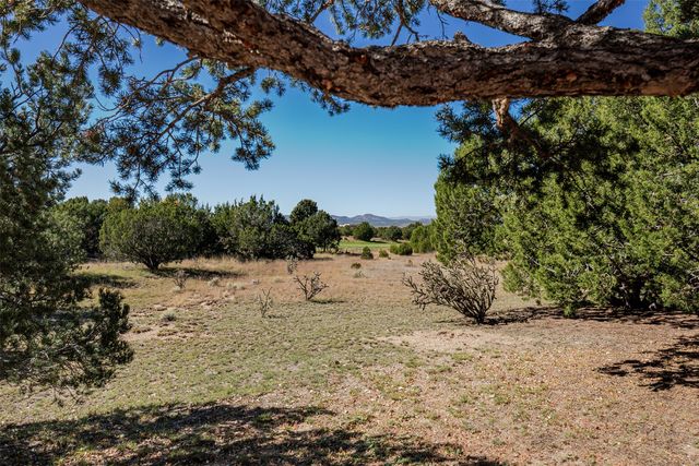 76 Amberwood Loop, Santa Fe, NM 87506