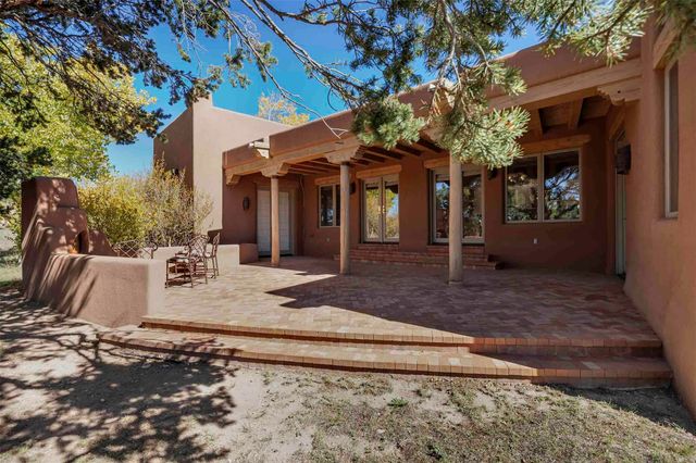 76 Amberwood Loop, Santa Fe, NM 87506