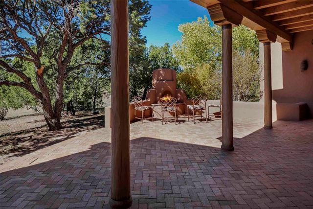 76 Amberwood Loop, Santa Fe, NM 87506
