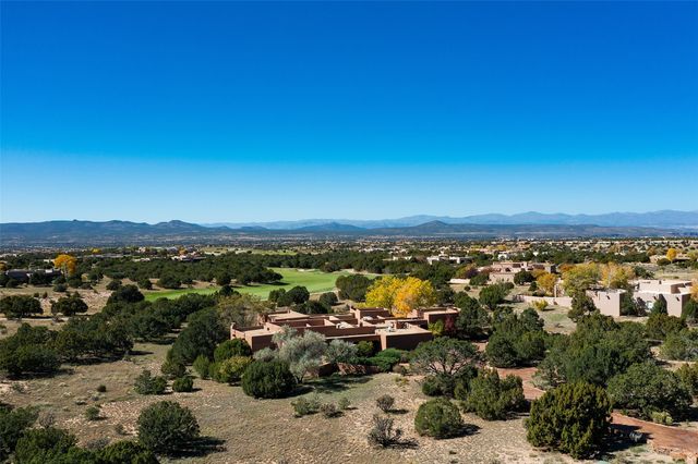 76 Amberwood Loop, Santa Fe, NM 87506