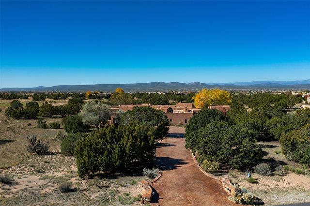 76 Amberwood Loop, Santa Fe, NM 87506