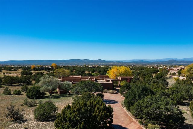 76 Amberwood Loop, Santa Fe, NM 87506