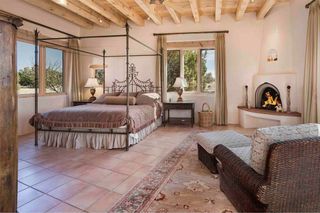 76 Amberwood Loop, Santa Fe, NM 87506