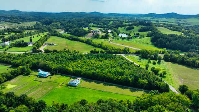 7725 Nolensville Rd, Nolensville, TN 37135