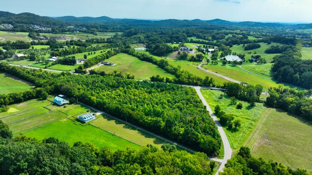 7725 Nolensville Rd, Nolensville, TN 37135