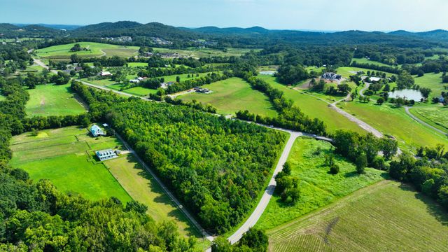 7725 Nolensville Rd, Nolensville, TN 37135