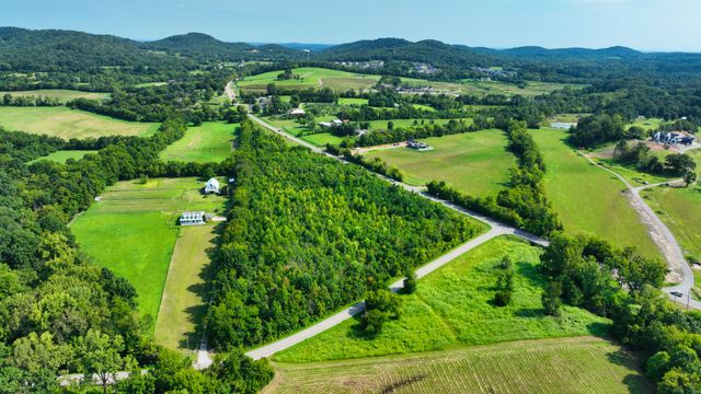 7725 Nolensville Rd, Nolensville, TN 37135