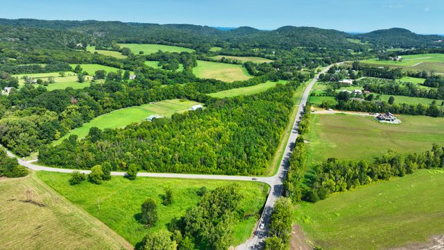 7725 Nolensville Rd, Nolensville, TN 37135