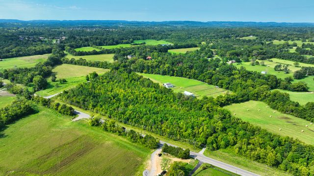 7725 Nolensville Rd, Nolensville, TN 37135