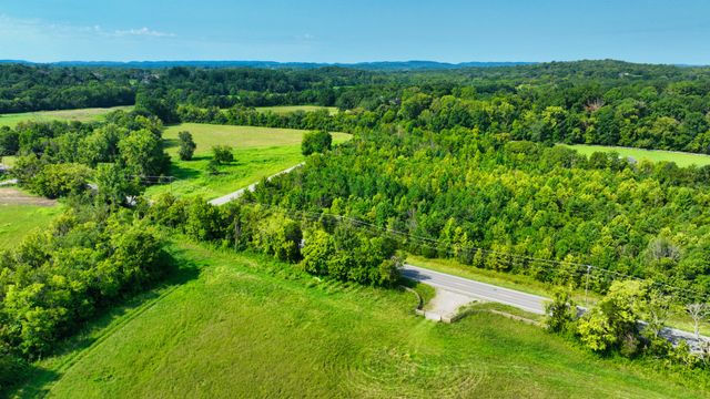 7725 Nolensville Rd, Nolensville, TN 37135