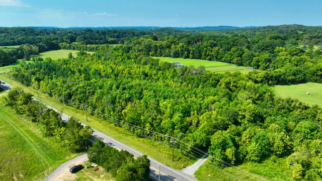 7725 Nolensville Rd, Nolensville, TN 37135