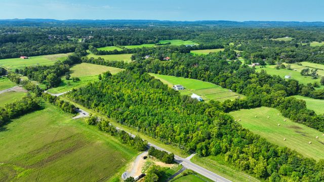 7725 Nolensville Rd, Nolensville, TN 37135