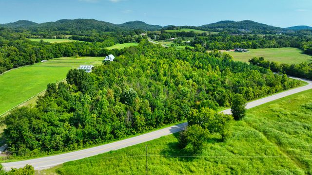 7725 Nolensville Rd, Nolensville, TN 37135