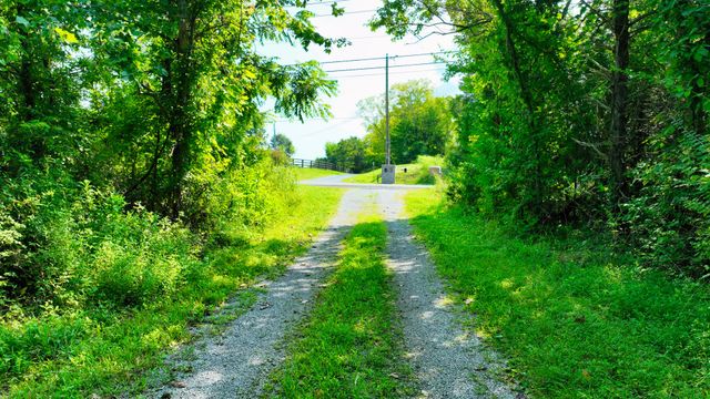 7725 Nolensville Rd, Nolensville, TN 37135