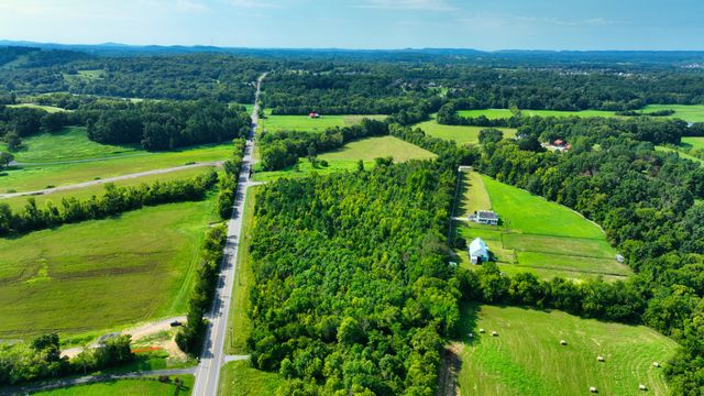 7725 Nolensville Rd, Nolensville, TN 37135