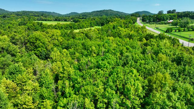 7725 Nolensville Rd, Nolensville, TN 37135
