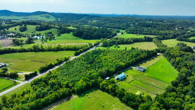 7725 Nolensville Rd, Nolensville, TN 37135